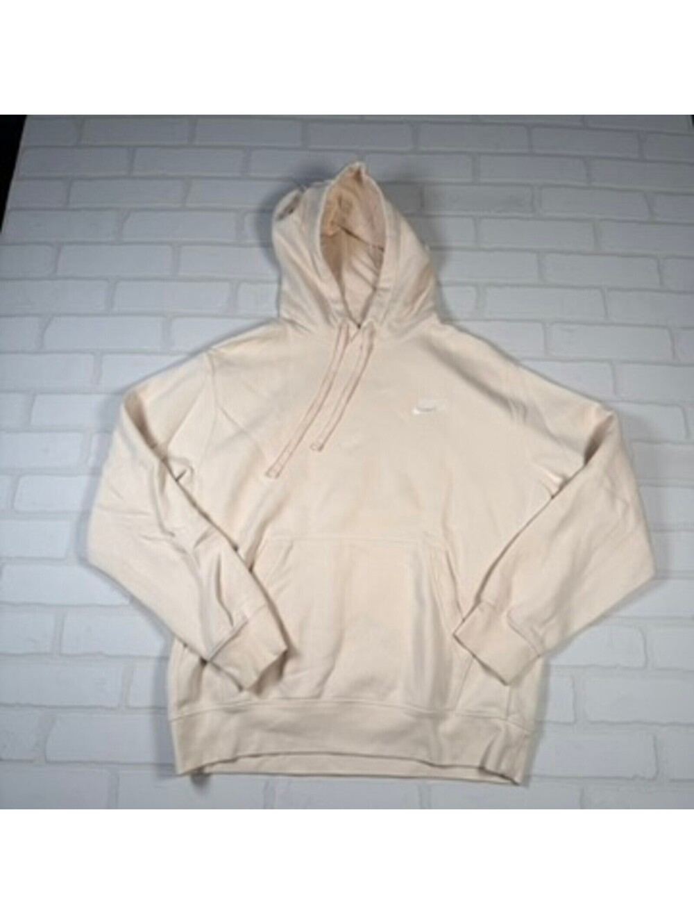 Nike Small Swoosh Embroidered Logo Pullover Hoodie Size Medium Cream